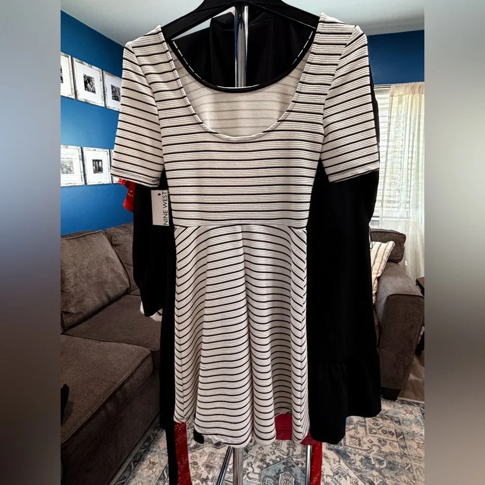 SPEECKLESS 👗 - Picture 2 of 3